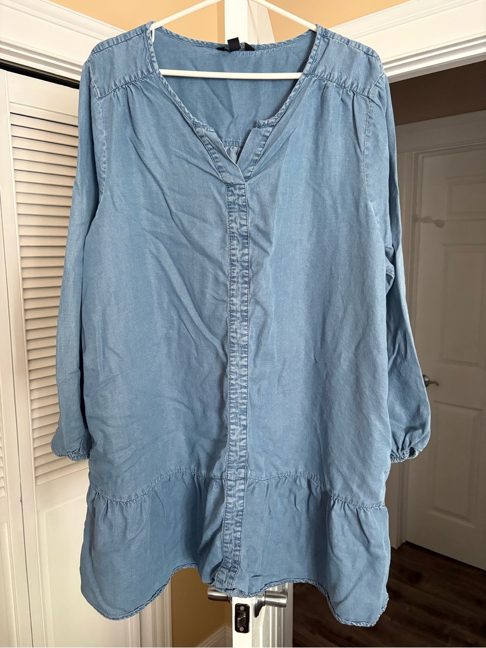 Light Blue Women's Tunic Top - Casual V-Neck Long Sleeve